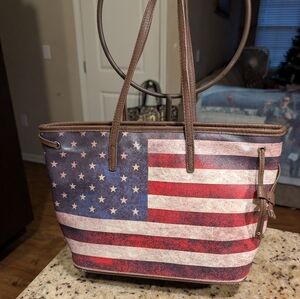 Imoshion Red, Blue, White American Flag Tote